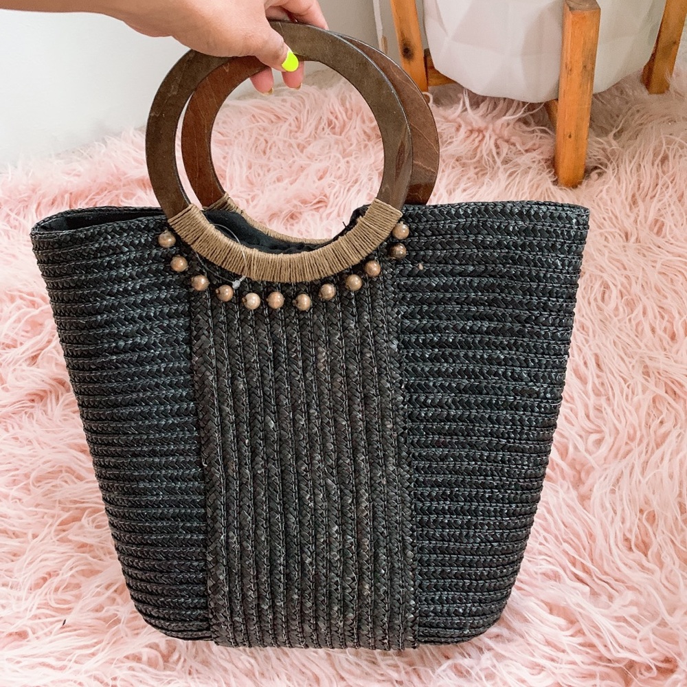 (SOLD on Depop) Vintage wicker hand bag